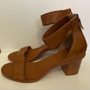 Frye Brielle Back Zip sandal, tan leather 9.5 Wn